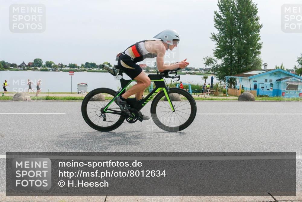 15.06.2025 - 27. Vierlanden-Triathlon H.Heesch http://msf.ph/oto/8012634 15.06.2025 11:07:22 Radfahren 11 meine-sportfotos.de