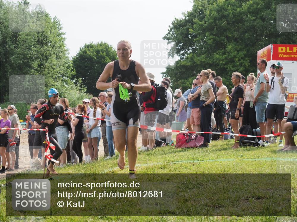 15.06.2025 - 27. Vierlanden-Triathlon KatJ http://msf.ph/oto/8012681 15.06.2025 10:14:26 Schwimmen 482, 565, 618 meine-sportfotos.de
