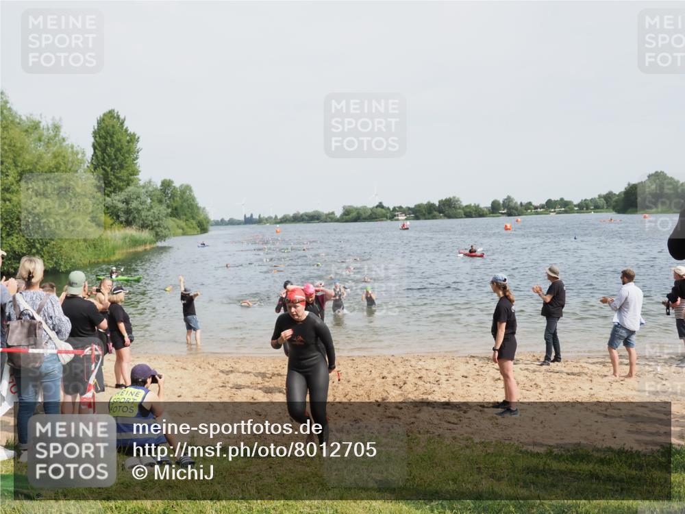 21.06.2025 - 27. Vierlanden-Triathlon MichiJ http://msf.ph/oto/8012705 15.06.2026 10:15:01 Schwimmen 476, 521, 525, 528, 570, 592, 593, 597, 605, 1397 meine-sportfotos.de