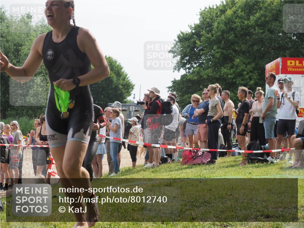15.06.2025 - 27. Vierlanden-Triathlon KatJ http://msf.ph/oto/8012740 15.06.2025 10:14:27 Schwimmen 482, 565, 618 meine-sportfotos.de