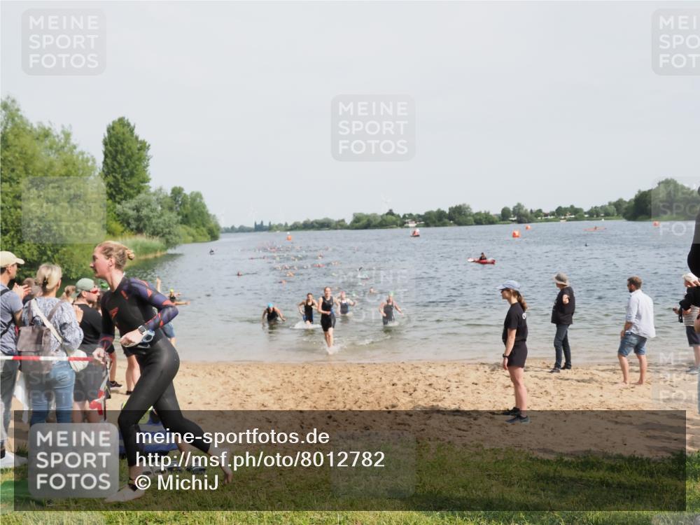 21.06.2025 - 27. Vierlanden-Triathlon MichiJ http://msf.ph/oto/8012782 15.06.2026 10:15:04 Schwimmen 480, 521, 525, 528, 570, 587, 592, 597, 605, 635 meine-sportfotos.de