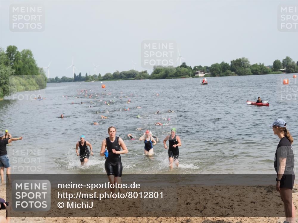 21.06.2025 - 27. Vierlanden-Triathlon MichiJ http://msf.ph/oto/8012801 15.06.2026 10:15:06 Schwimmen 480, 528, 555, 570, 587, 592, 597, 605, 635 meine-sportfotos.de