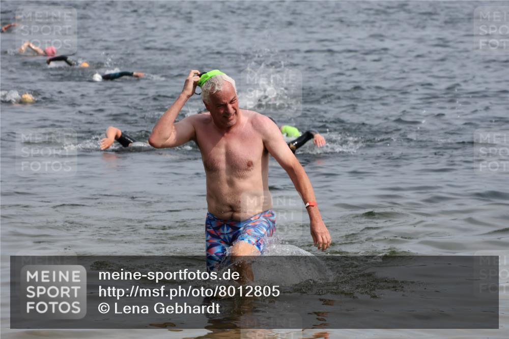 15.06.2025 - 27. Vierlanden-Triathlon Lena Gebhardt http://msf.ph/oto/8012805 15.06.2025 10:13:23 Schwimmen 623 meine-sportfotos.de