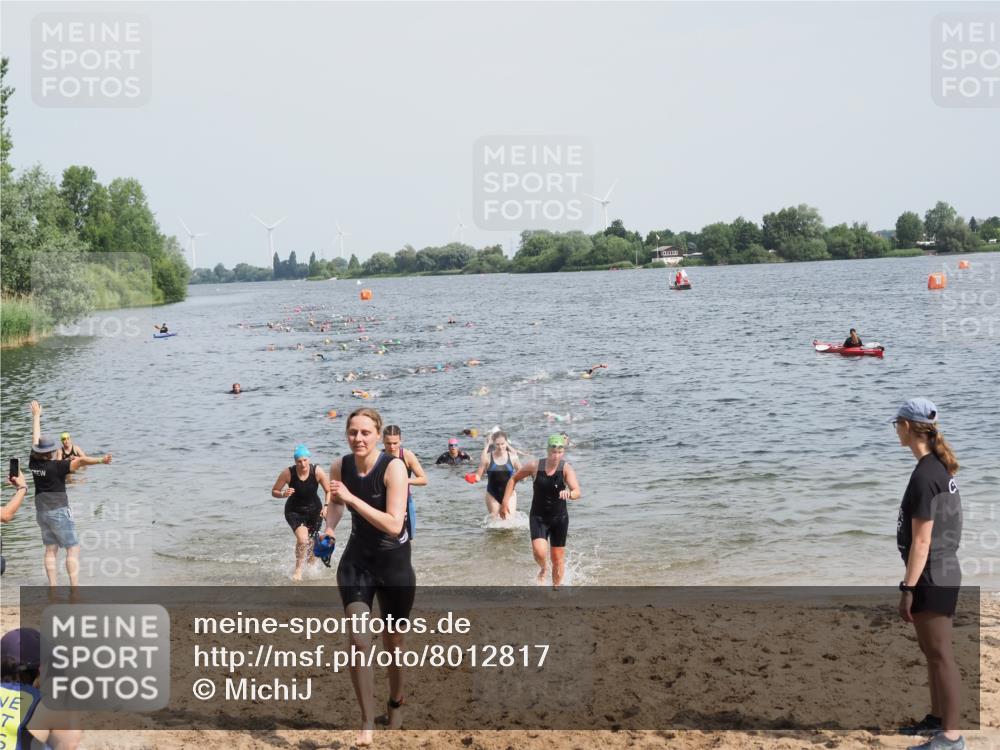 21.06.2025 - 27. Vierlanden-Triathlon MichiJ http://msf.ph/oto/8012817 15.06.2026 10:15:07 Schwimmen 480, 528, 555, 587, 592, 597, 605, 635 meine-sportfotos.de