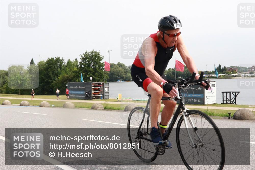 15.06.2025 - 27. Vierlanden-Triathlon H.Heesch http://msf.ph/oto/8012851 15.06.2025 11:08:44 Radfahren 163, 495, 581, 619 meine-sportfotos.de