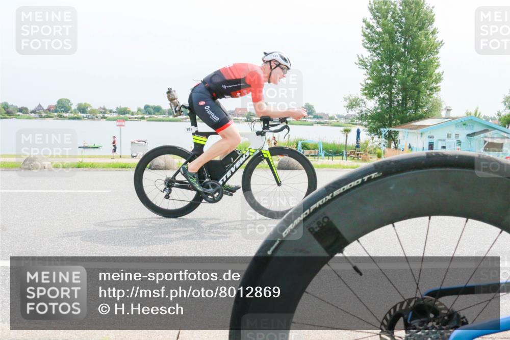 15.06.2025 - 27. Vierlanden-Triathlon H.Heesch http://msf.ph/oto/8012869 15.06.2025 11:08:20 Radfahren 191, 295, 743 meine-sportfotos.de