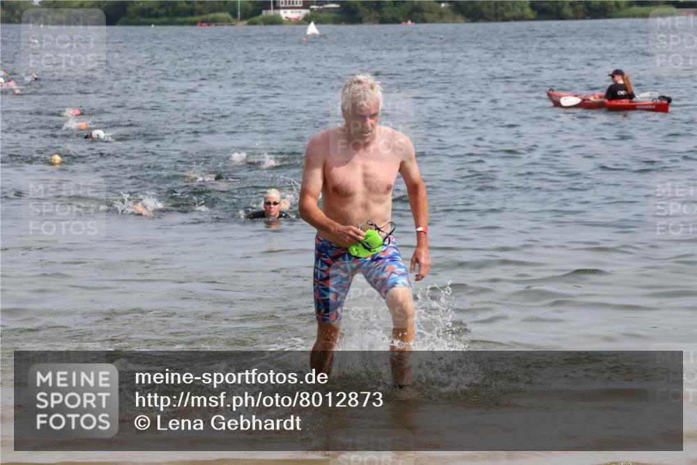 15.06.2025 - 27. Vierlanden-Triathlon Lena Gebhardt http://msf.ph/oto/8012873 15.06.2025 10:13:25 Schwimmen 623 meine-sportfotos.de