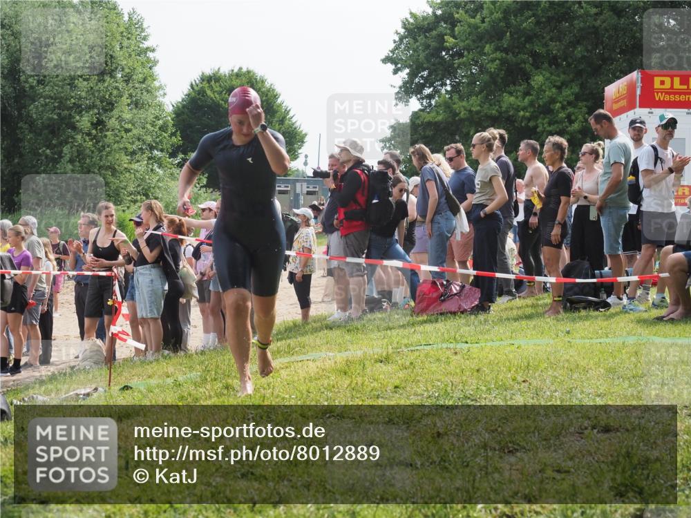 15.06.2025 - 27. Vierlanden-Triathlon KatJ http://msf.ph/oto/8012889 15.06.2025 10:14:32 Schwimmen 482, 565, 615, 618 meine-sportfotos.de