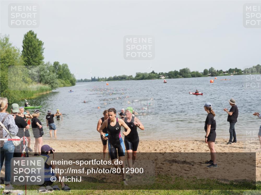 21.06.2025 - 27. Vierlanden-Triathlon MichiJ http://msf.ph/oto/8012900 15.06.2026 10:15:11 Schwimmen 480, 507, 555, 587, 597, 635 meine-sportfotos.de