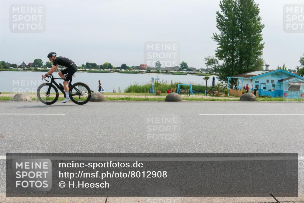 15.06.2025 - 27. Vierlanden-Triathlon H.Heesch http://msf.ph/oto/8012908 15.06.2025 11:08:23 Radfahren 191, 295, 662, 738 meine-sportfotos.de