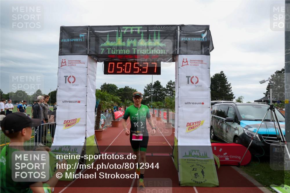 15.06.2025 - 7 Türme Triathlon Michael Strokosch http://msf.ph/oto/8012944 15.06.2025 15:05:36 Ziel 328 meine-sportfotos.de
