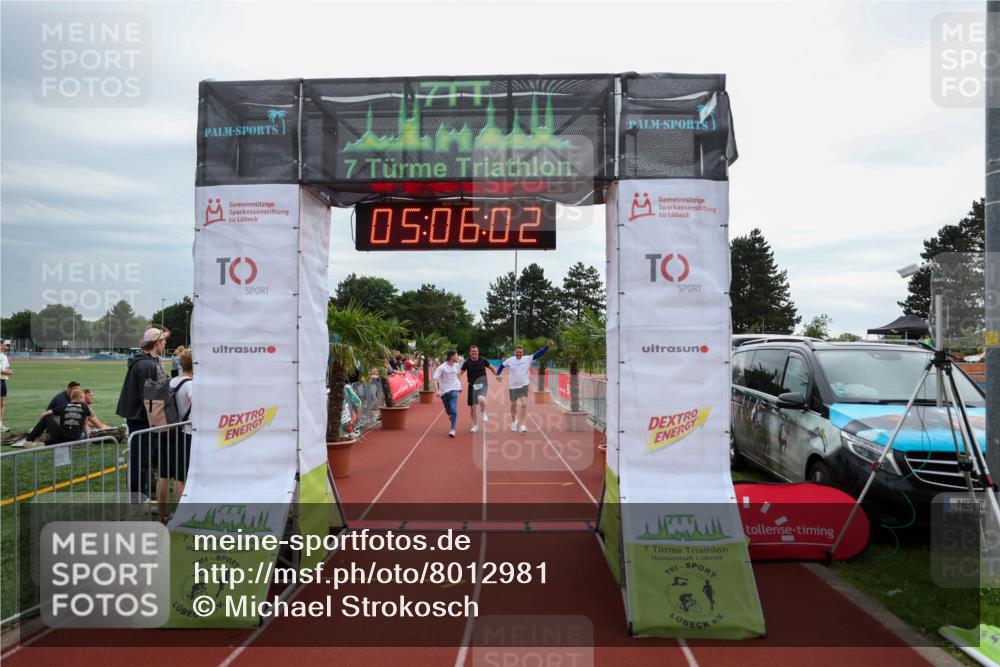 15.06.2025 - 7 Türme Triathlon Michael Strokosch http://msf.ph/oto/8012981 15.06.2025 15:06:01 Ziel 666 meine-sportfotos.de