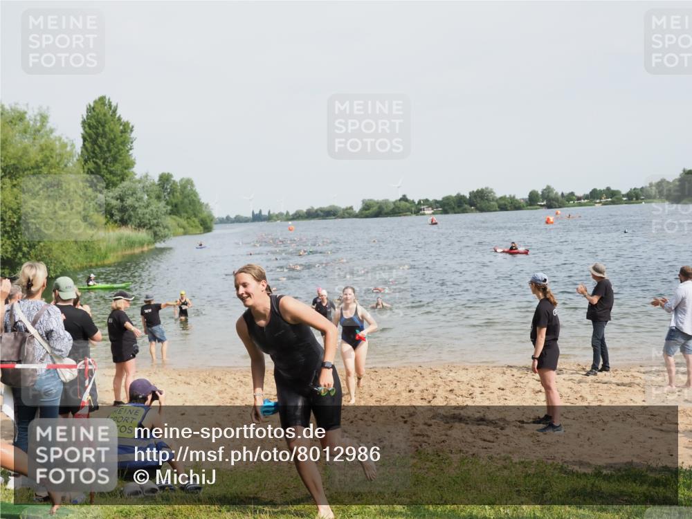 21.06.2025 - 27. Vierlanden-Triathlon MichiJ http://msf.ph/oto/8012986 15.06.2026 10:15:12 Schwimmen 480, 507, 555, 587, 597, 635 meine-sportfotos.de