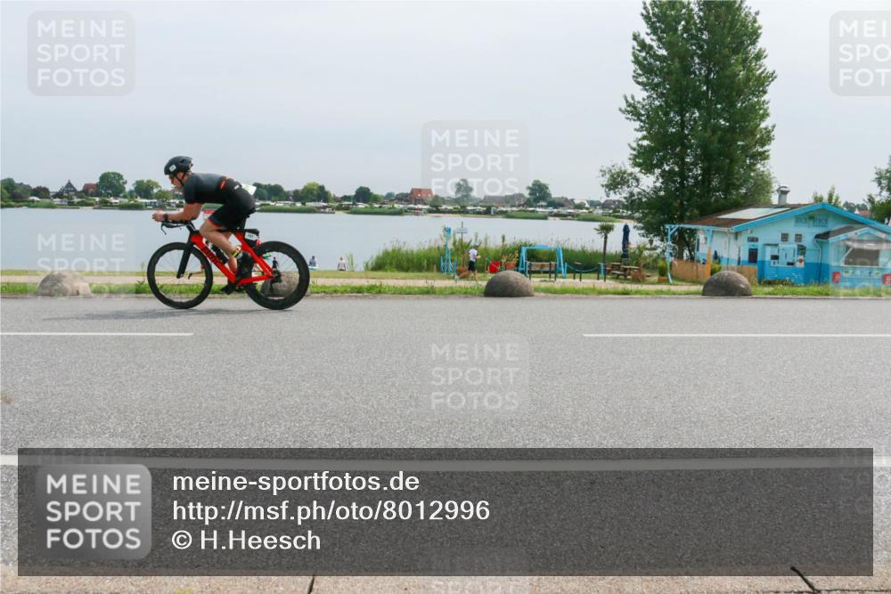 15.06.2025 - 27. Vierlanden-Triathlon H.Heesch http://msf.ph/oto/8012996 15.06.2025 11:08:30 Radfahren 722, 727, 738 meine-sportfotos.de