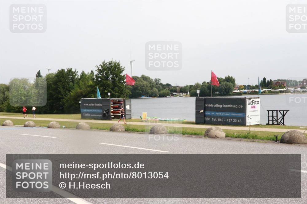 15.06.2025 - 27. Vierlanden-Triathlon H.Heesch http://msf.ph/oto/8013054 15.06.2025 11:08:49 Radfahren 619 meine-sportfotos.de