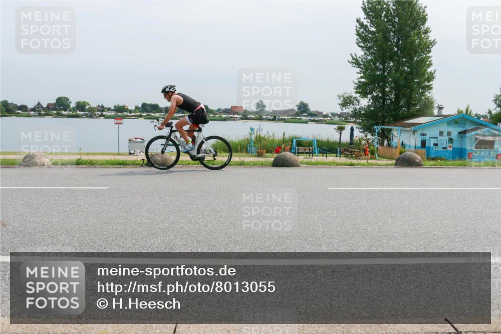 15.06.2025 - 27. Vierlanden-Triathlon H.Heesch http://msf.ph/oto/8013055 15.06.2025 11:08:36 Radfahren 163, 495, 581, 722, 727 meine-sportfotos.de