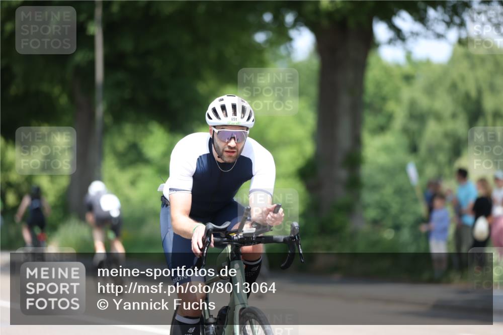 15.06.2025 - 7 Türme Triathlon Yannick Fuchs http://msf.ph/oto/8013064 15.06.2025 12:47:12 Radfahren 494, 629, 651 meine-sportfotos.de
