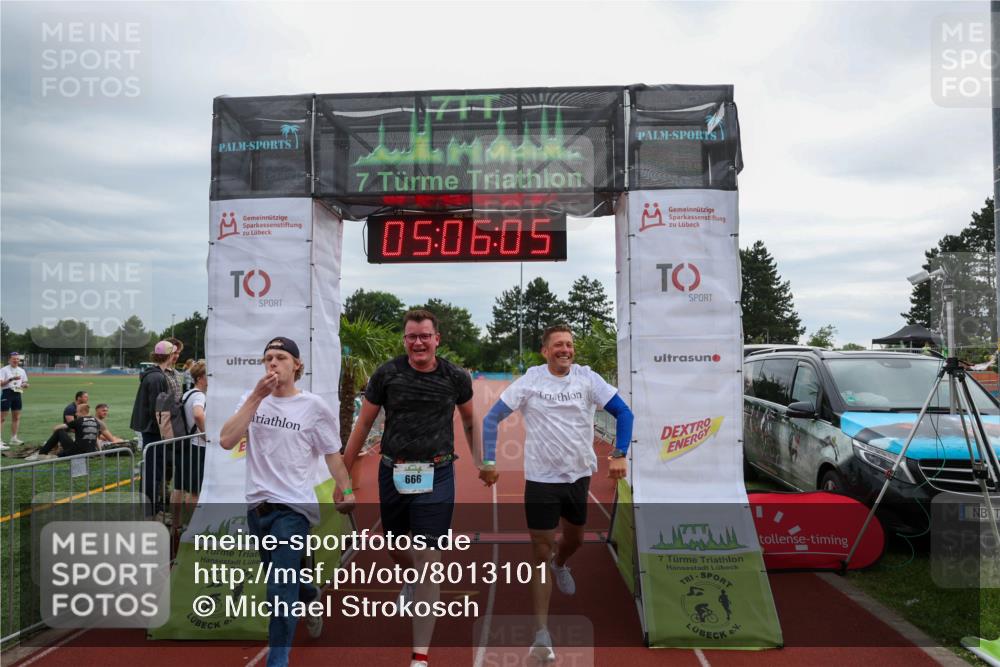 15.06.2025 - 7 Türme Triathlon Michael Strokosch http://msf.ph/oto/8013101 15.06.2025 15:06:05 Ziel 666 meine-sportfotos.de