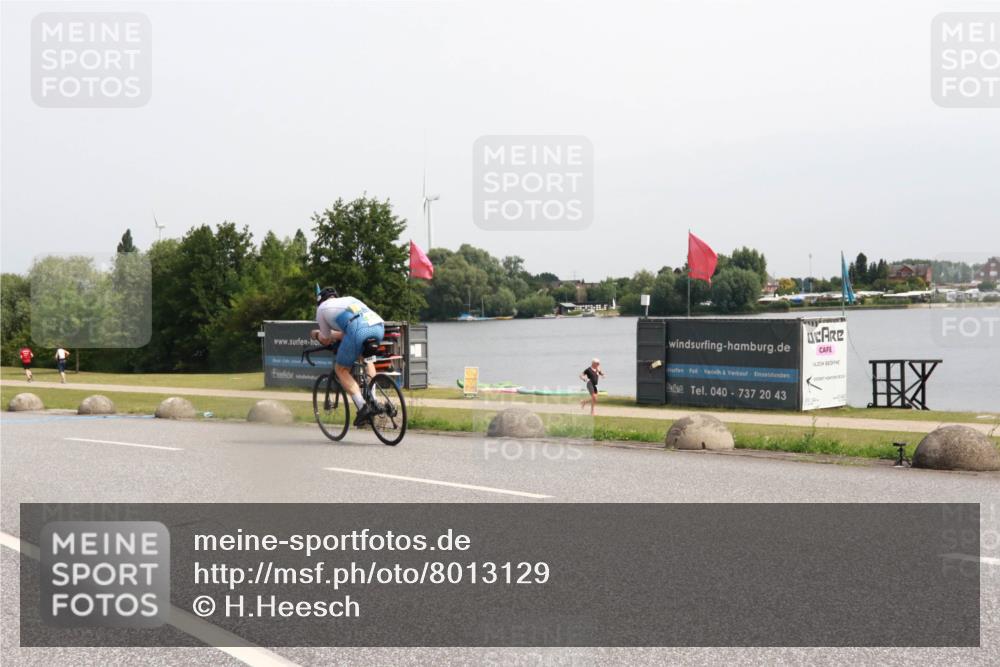 15.06.2025 - 27. Vierlanden-Triathlon H.Heesch http://msf.ph/oto/8013129 15.06.2025 11:08:51 Radfahren  meine-sportfotos.de