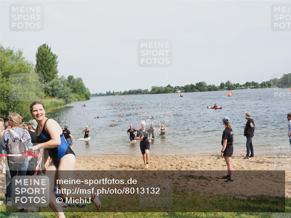 21.06.2025 - 27. Vierlanden-Triathlon MichiJ http://msf.ph/oto/8013132 15.06.2026 10:15:15 Schwimmen 480, 507, 542, 555, 579, 587, 597, 613, 635 meine-sportfotos.de