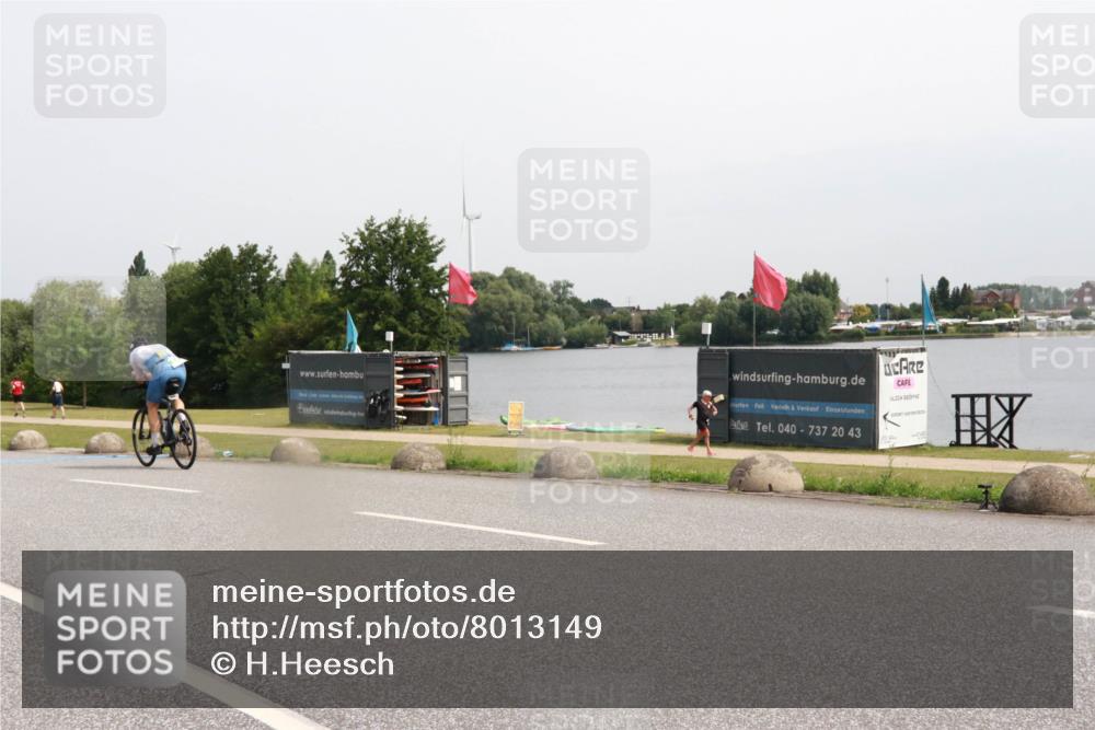 15.06.2025 - 27. Vierlanden-Triathlon H.Heesch http://msf.ph/oto/8013149 15.06.2025 11:08:52 Radfahren 643 meine-sportfotos.de