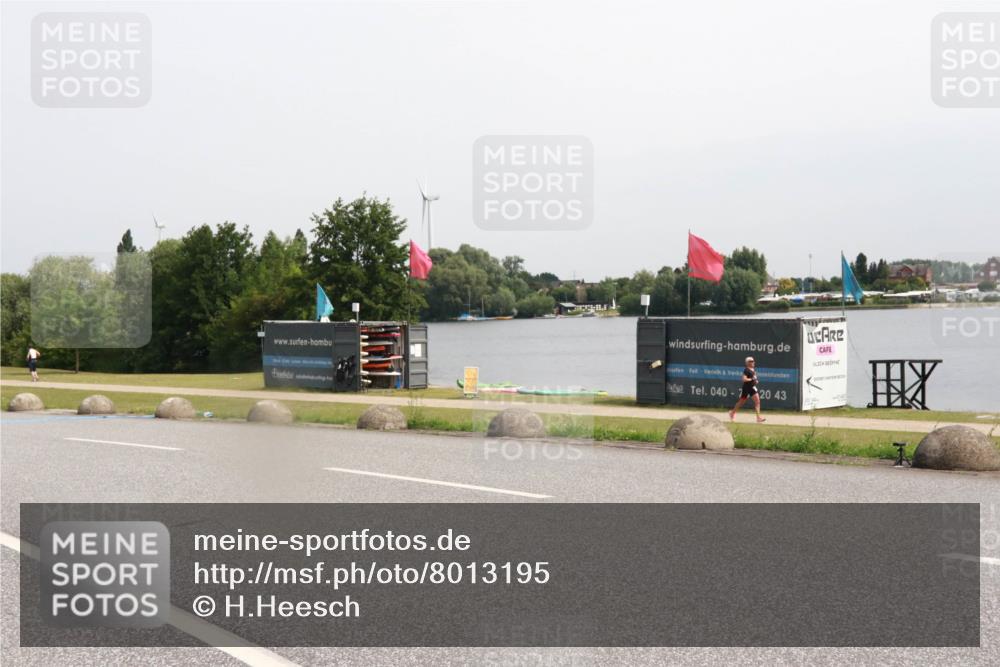 15.06.2025 - 27. Vierlanden-Triathlon H.Heesch http://msf.ph/oto/8013195 15.06.2025 11:08:53 Radfahren 643 meine-sportfotos.de