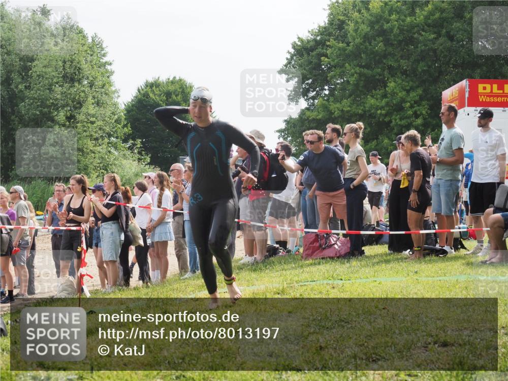 15.06.2025 - 27. Vierlanden-Triathlon KatJ http://msf.ph/oto/8013197 15.06.2025 10:14:43 Schwimmen 546, 559, 609, 615 meine-sportfotos.de