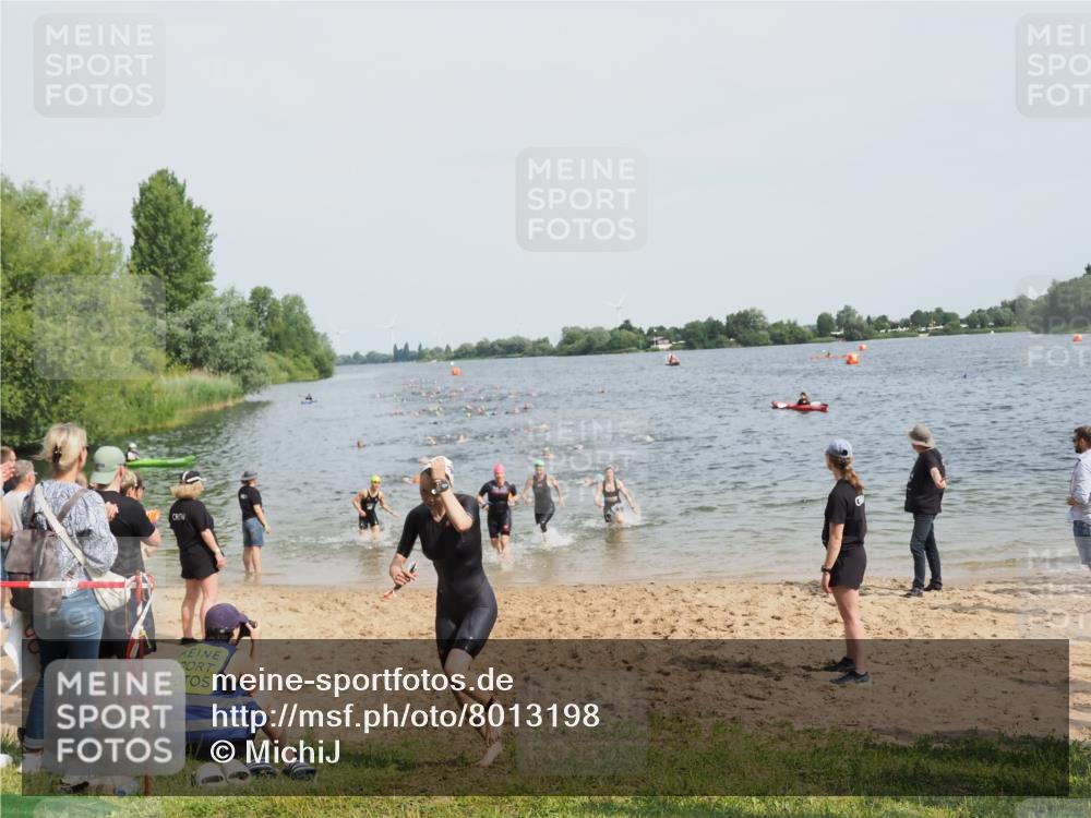 21.06.2025 - 27. Vierlanden-Triathlon MichiJ http://msf.ph/oto/8013198 15.06.2026 10:15:17 Schwimmen 480, 507, 542, 555, 579, 587, 613, 631, 635 meine-sportfotos.de