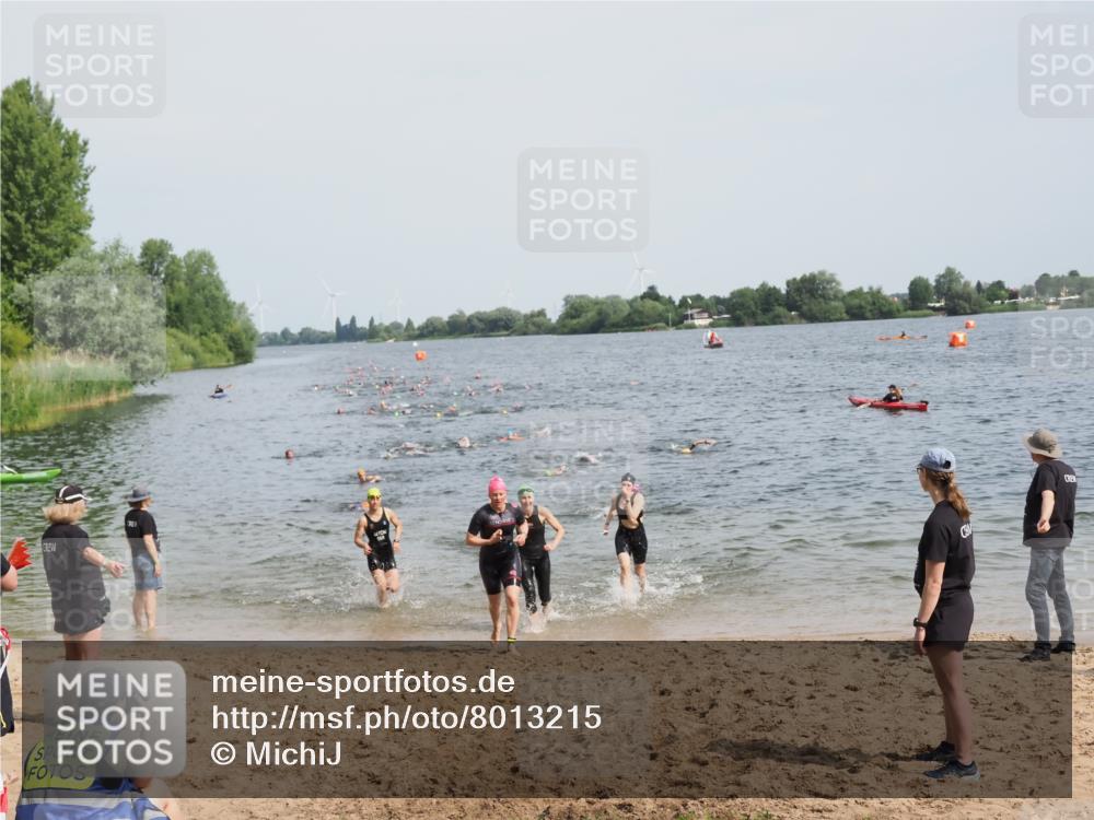 21.06.2025 - 27. Vierlanden-Triathlon MichiJ http://msf.ph/oto/8013215 15.06.2026 10:15:19 Schwimmen 480, 507, 542, 555, 579, 613, 631 meine-sportfotos.de