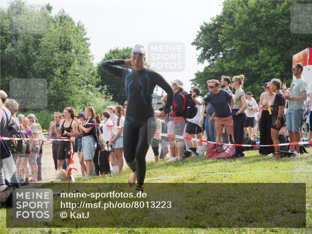 15.06.2025 - 27. Vierlanden-Triathlon KatJ http://msf.ph/oto/8013223 15.06.2025 10:14:43 Schwimmen 546, 559, 609, 615 meine-sportfotos.de