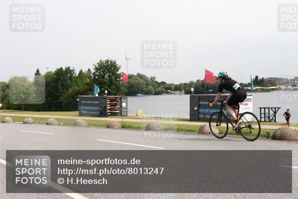 15.06.2025 - 27. Vierlanden-Triathlon H.Heesch http://msf.ph/oto/8013247 15.06.2025 11:08:55 Radfahren 516, 643 meine-sportfotos.de