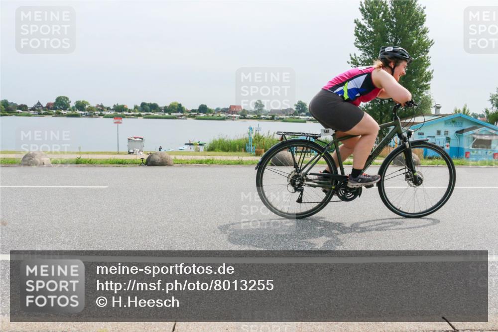 15.06.2025 - 27. Vierlanden-Triathlon H.Heesch http://msf.ph/oto/8013255 15.06.2025 11:08:40 Radfahren 163, 495, 581, 619 meine-sportfotos.de