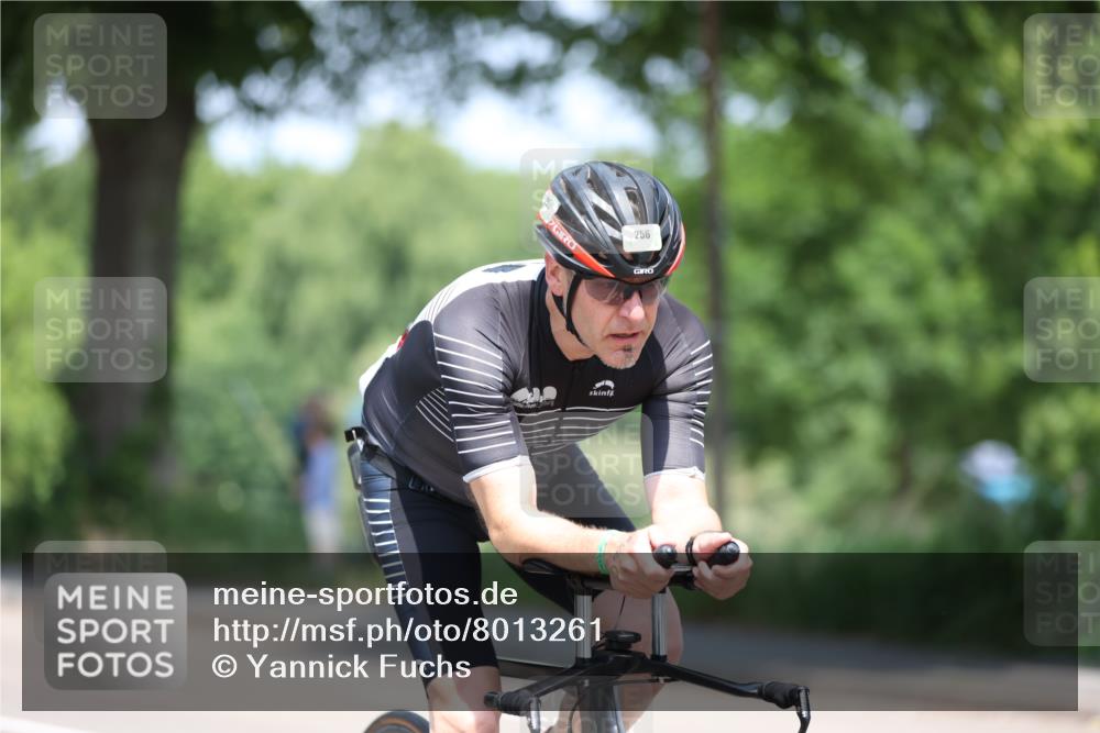 15.06.2025 - 7 Türme Triathlon Yannick Fuchs http://msf.ph/oto/8013261 15.06.2025 12:47:20 Radfahren 256, 291 meine-sportfotos.de