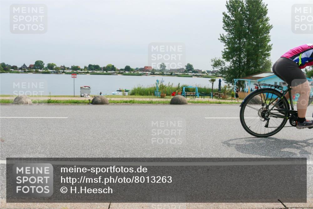 15.06.2025 - 27. Vierlanden-Triathlon H.Heesch http://msf.ph/oto/8013263 15.06.2025 11:08:40 Radfahren 163, 495, 581, 619 meine-sportfotos.de