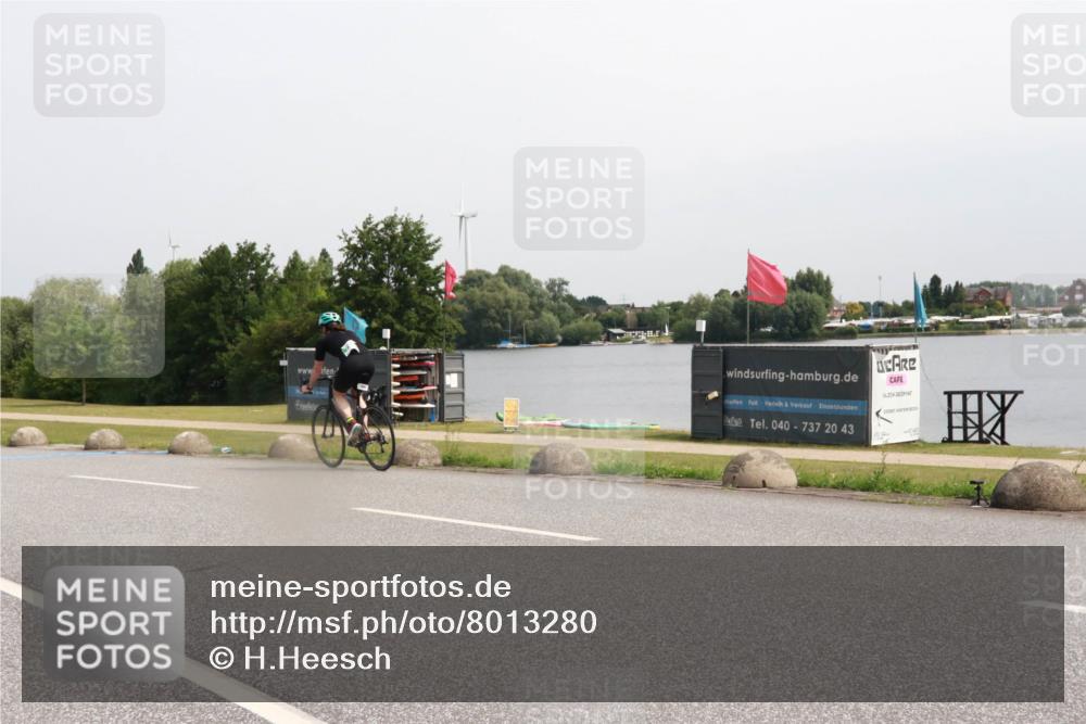 15.06.2025 - 27. Vierlanden-Triathlon H.Heesch http://msf.ph/oto/8013280 15.06.2025 11:08:55 Radfahren 516, 643 meine-sportfotos.de