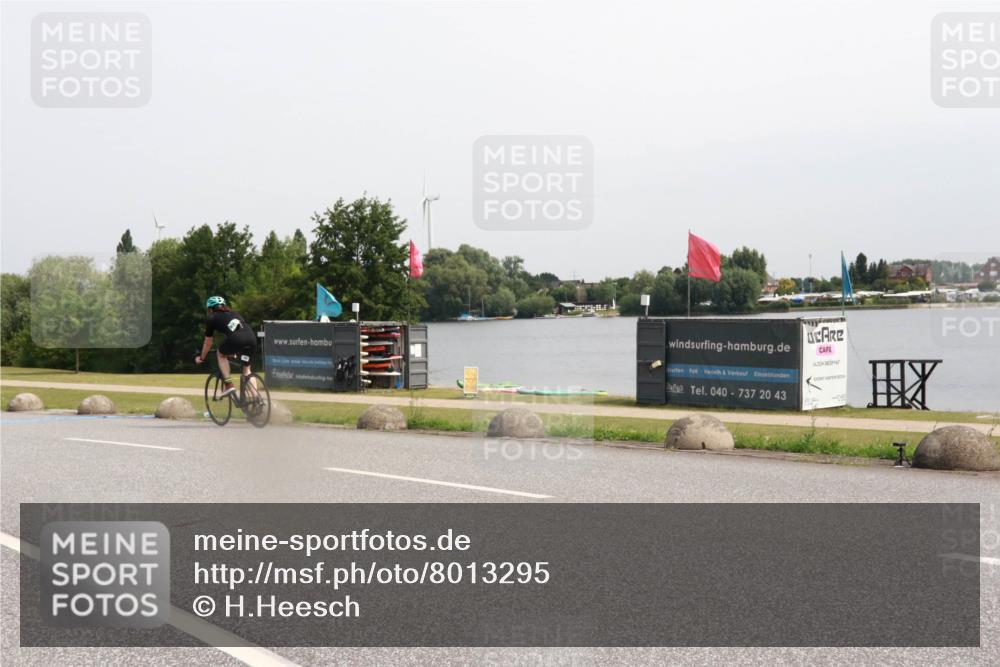 15.06.2025 - 27. Vierlanden-Triathlon H.Heesch http://msf.ph/oto/8013295 15.06.2025 11:08:56 Radfahren 516, 643, 769 meine-sportfotos.de