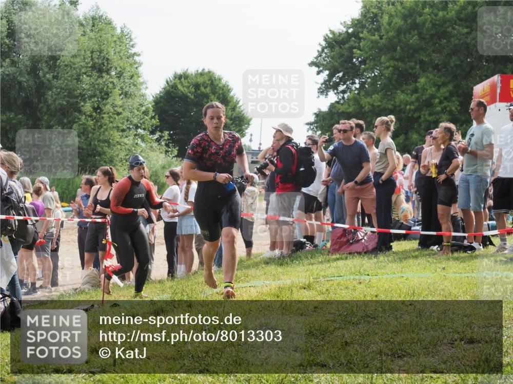 15.06.2025 - 27. Vierlanden-Triathlon KatJ http://msf.ph/oto/8013303 15.06.2025 10:14:47 Schwimmen 546, 559, 608, 609, 615 meine-sportfotos.de