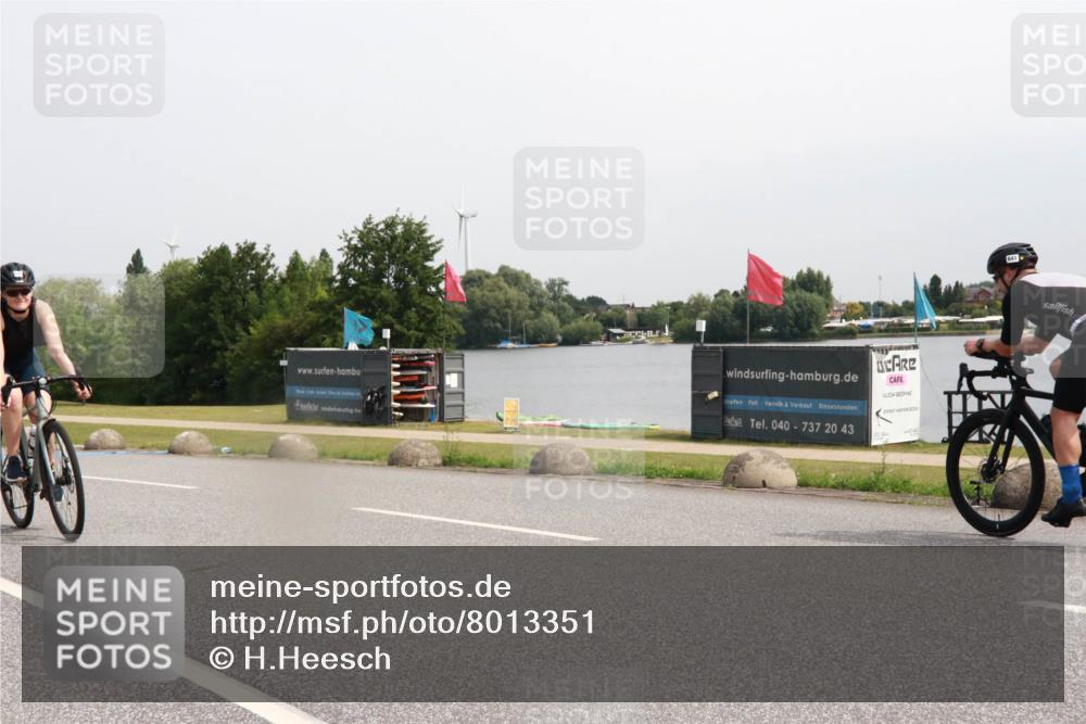 15.06.2025 - 27. Vierlanden-Triathlon H.Heesch http://msf.ph/oto/8013351 15.06.2025 11:08:58 Radfahren 516, 643, 769 meine-sportfotos.de