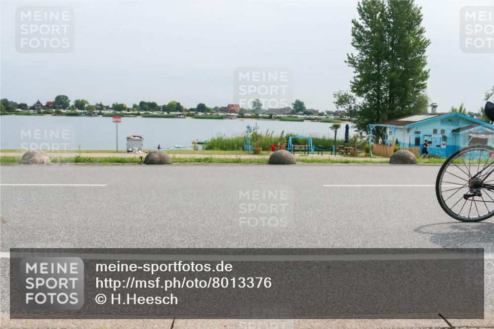 15.06.2025 - 27. Vierlanden-Triathlon H.Heesch http://msf.ph/oto/8013376 15.06.2025 11:08:41 Radfahren 163, 495, 581, 619 meine-sportfotos.de