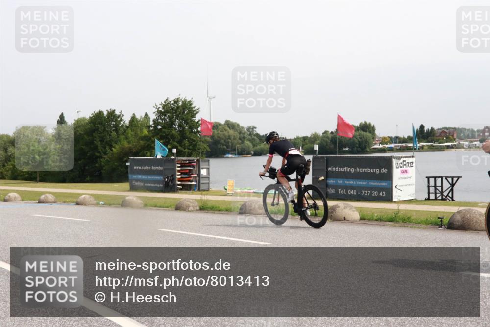 15.06.2025 - 27. Vierlanden-Triathlon H.Heesch http://msf.ph/oto/8013413 15.06.2025 11:09:01 Radfahren 516, 641, 769 meine-sportfotos.de
