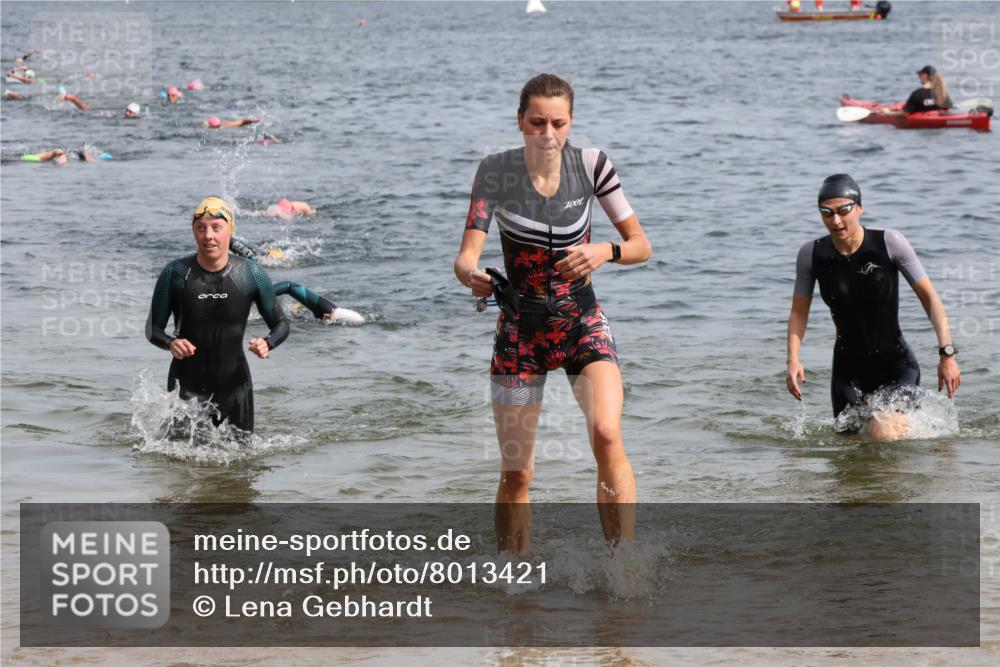 15.06.2025 - 27. Vierlanden-Triathlon Lena Gebhardt http://msf.ph/oto/8013421 15.06.2025 10:13:44 Schwimmen 490, 513, 540, 545, 585, 622 meine-sportfotos.de