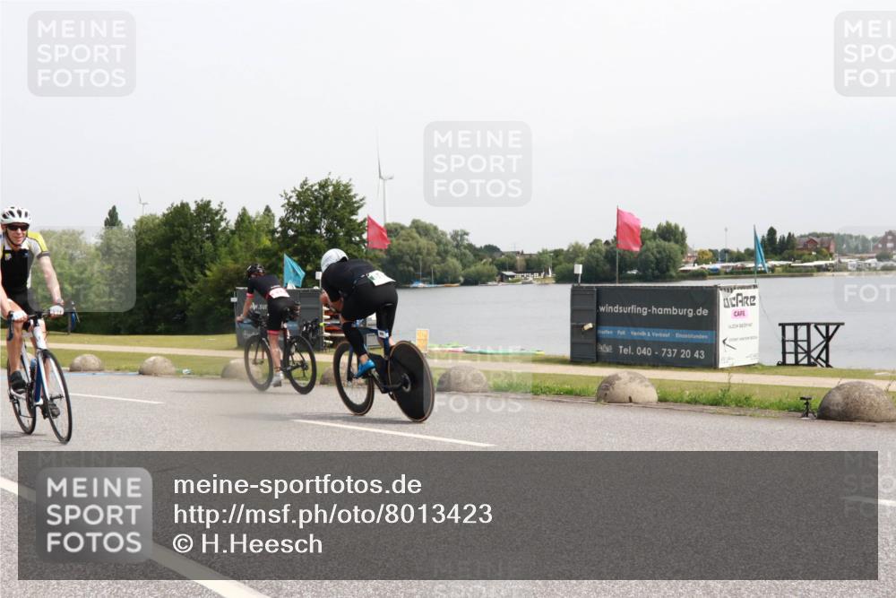 15.06.2025 - 27. Vierlanden-Triathlon H.Heesch http://msf.ph/oto/8013423 15.06.2025 11:09:01 Radfahren 516, 641, 769 meine-sportfotos.de