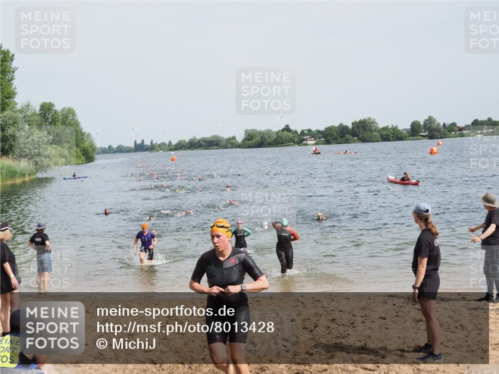 21.06.2025 - 27. Vierlanden-Triathlon MichiJ http://msf.ph/oto/8013428 15.06.2026 10:15:28 Schwimmen 508, 511, 542, 554, 579, 613, 620, 631 meine-sportfotos.de