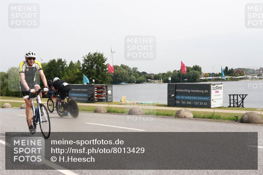 15.06.2025 - 27. Vierlanden-Triathlon H.Heesch http://msf.ph/oto/8013429 15.06.2025 11:09:02 Radfahren 217, 516, 641, 769, 869 meine-sportfotos.de