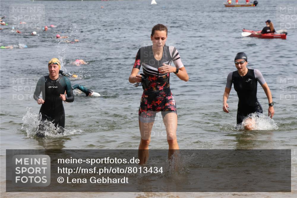 15.06.2025 - 27. Vierlanden-Triathlon Lena Gebhardt http://msf.ph/oto/8013434 15.06.2025 10:13:44 Schwimmen 490, 513, 540, 545, 585, 622 meine-sportfotos.de