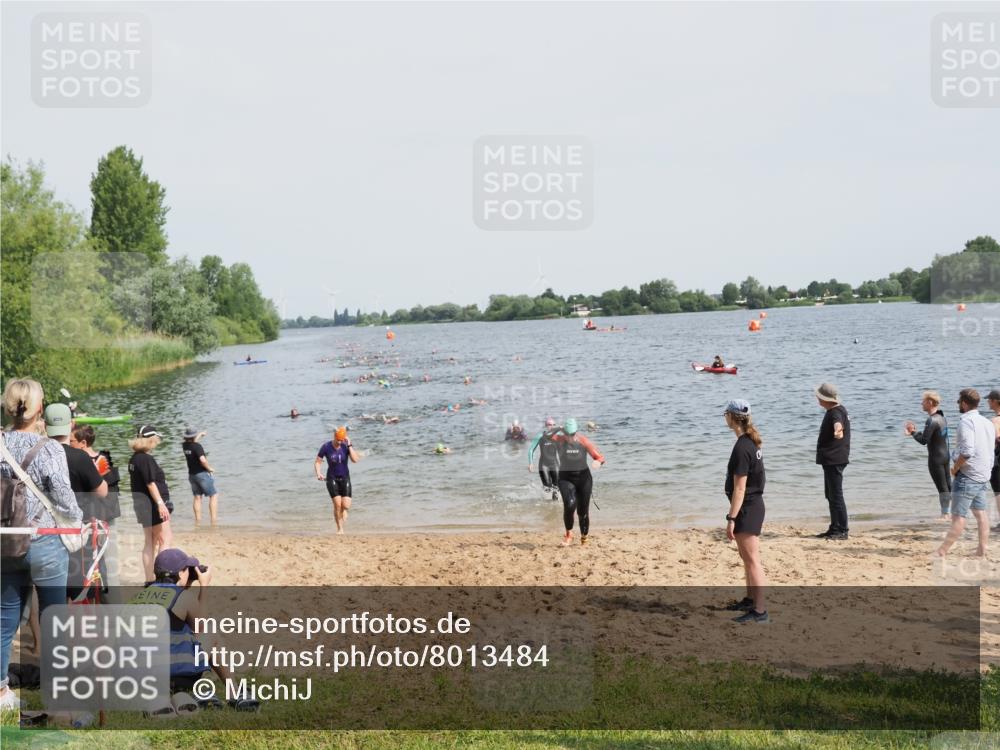 21.06.2025 - 27. Vierlanden-Triathlon MichiJ http://msf.ph/oto/8013484 15.06.2026 10:15:31 Schwimmen 508, 511, 542, 554, 613, 620, 631 meine-sportfotos.de