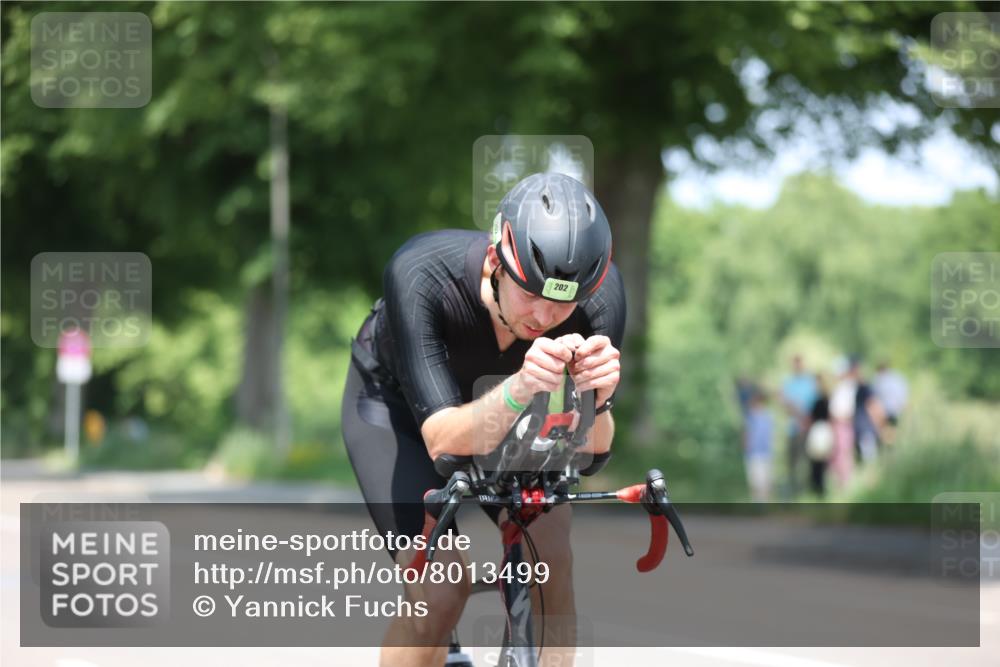 15.06.2025 - 7 Türme Triathlon Yannick Fuchs http://msf.ph/oto/8013499 15.06.2025 12:47:31 Radfahren 202, 633 meine-sportfotos.de