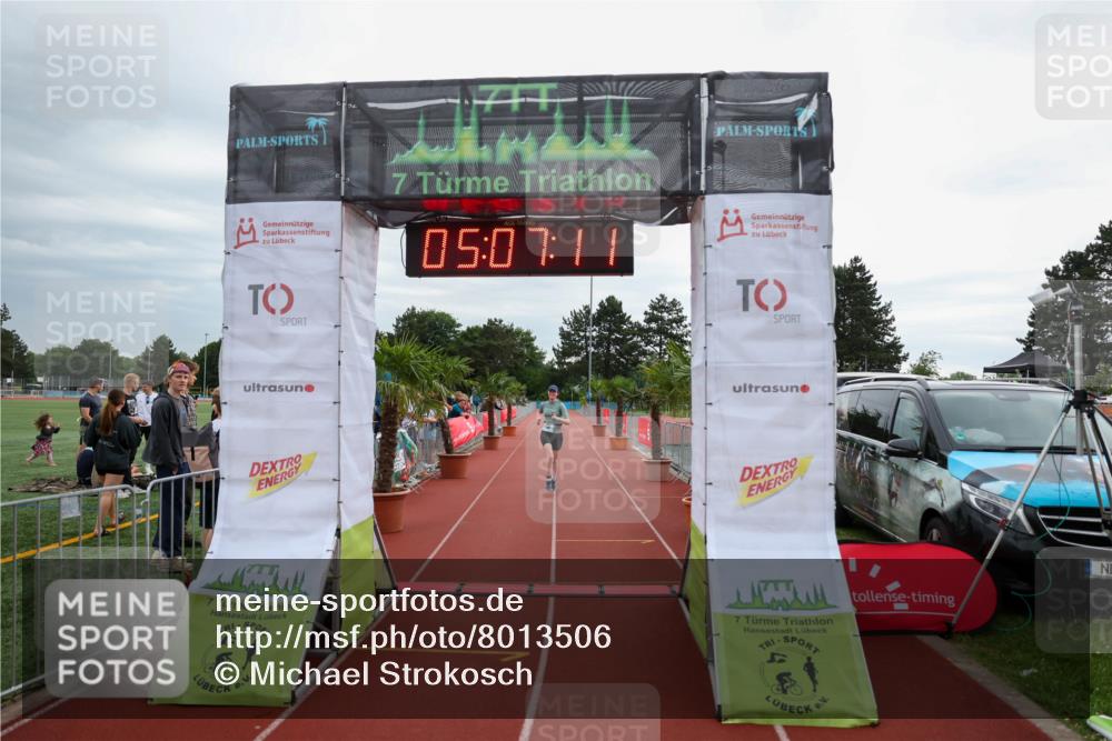 15.06.2025 - 7 Türme Triathlon Michael Strokosch http://msf.ph/oto/8013506 15.06.2025 15:07:11 Ziel 405 meine-sportfotos.de