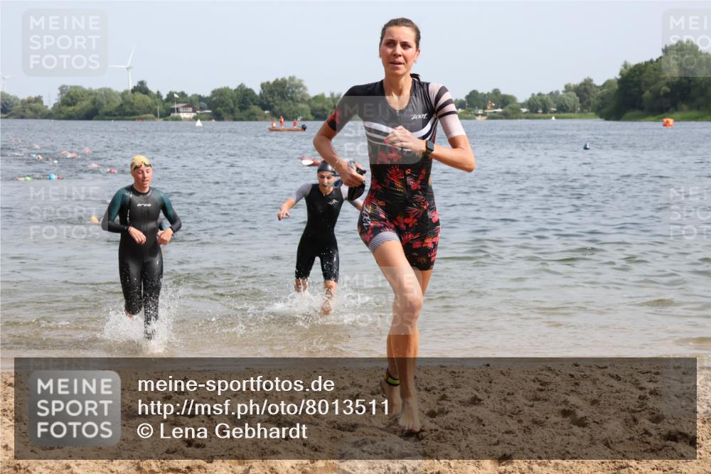 15.06.2025 - 27. Vierlanden-Triathlon Lena Gebhardt http://msf.ph/oto/8013511 15.06.2025 10:13:47 Schwimmen 490, 513, 540, 545, 585, 622 meine-sportfotos.de