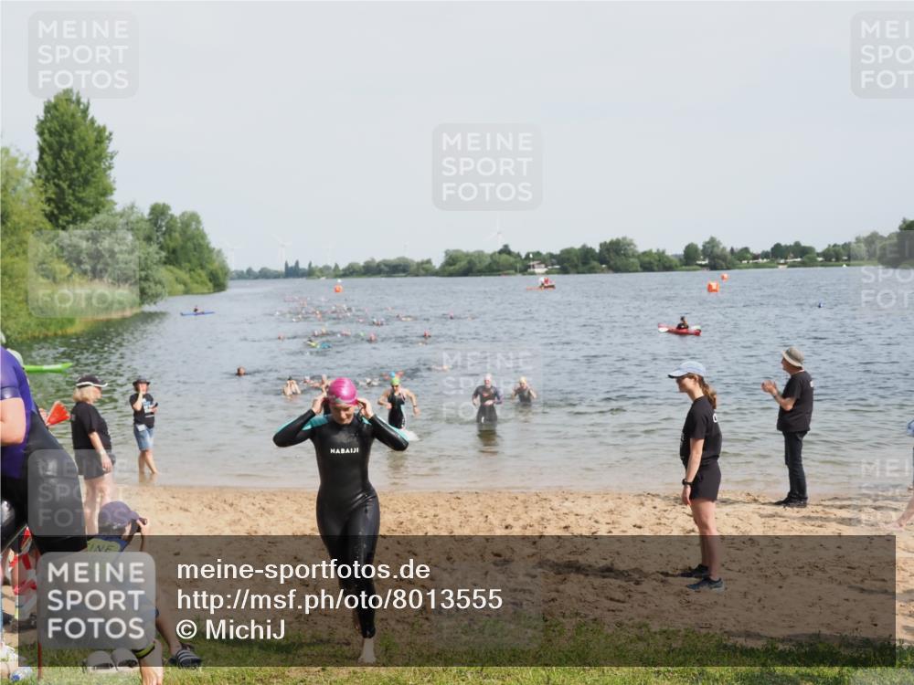 21.06.2025 - 27. Vierlanden-Triathlon MichiJ http://msf.ph/oto/8013555 15.06.2026 10:15:35 Schwimmen 508, 509, 511, 554, 564, 620 meine-sportfotos.de